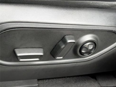 Used 2021 Jeep Grand Cherokee L Limited image 25