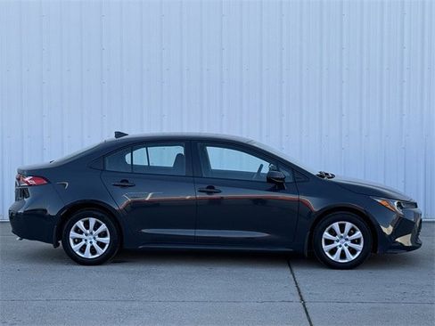 Used 2025 Toyota Corolla LE image 3