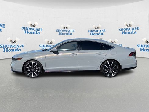 Used 2023 Honda Accord Touring image 4