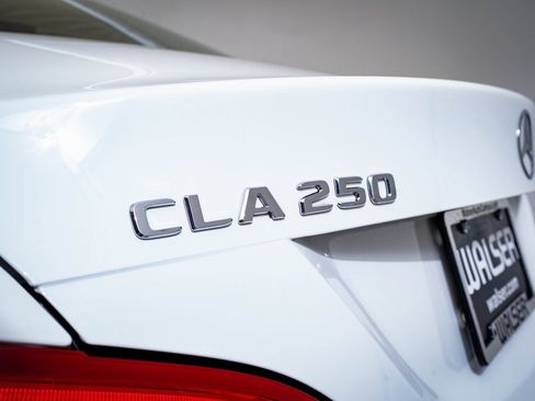 Used 2019 Mercedes-Benz CLA 250 4MATIC image 9