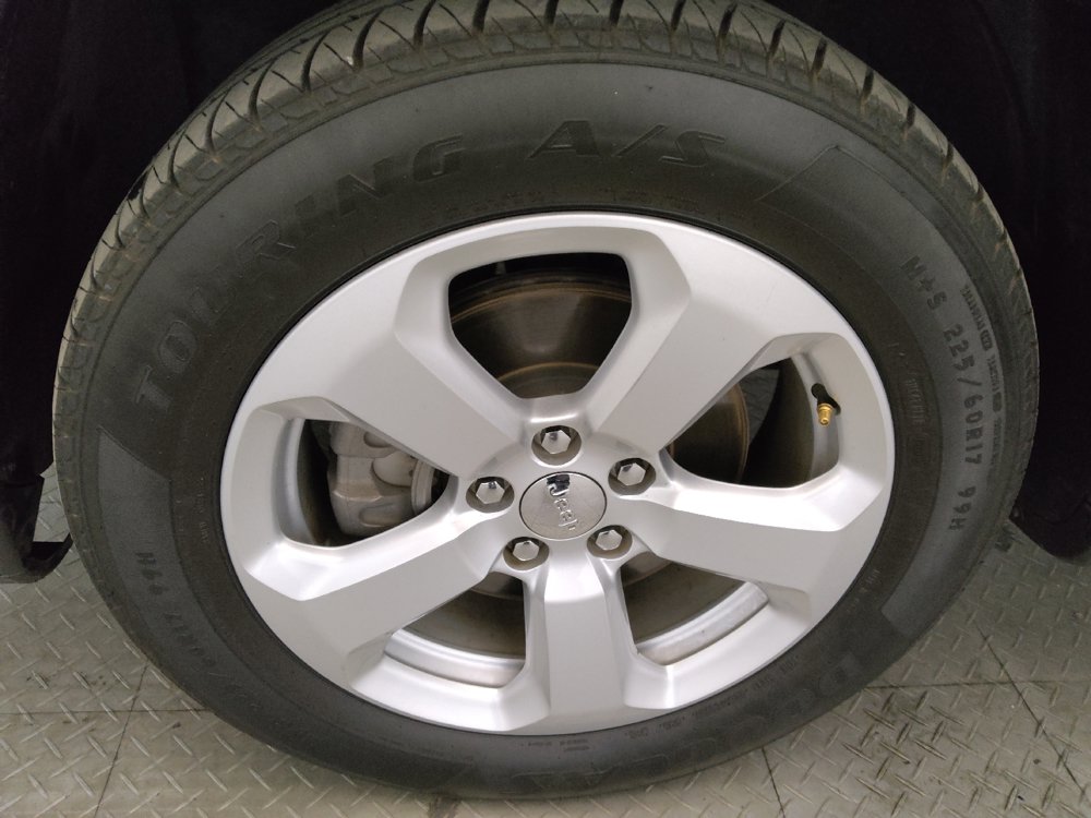 Used 2019 Jeep Compass Latitude w/ Popular Equipment Group FWD image 31