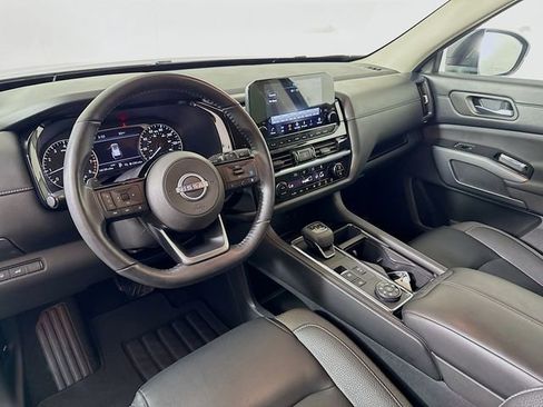 Certified 2023 Nissan Pathfinder SL w/ Lighting Package (N92) image 10