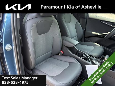 New 2026 Kia Niro EX FWD image 21