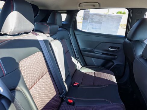 New 2026 Nissan Kicks SR image 18