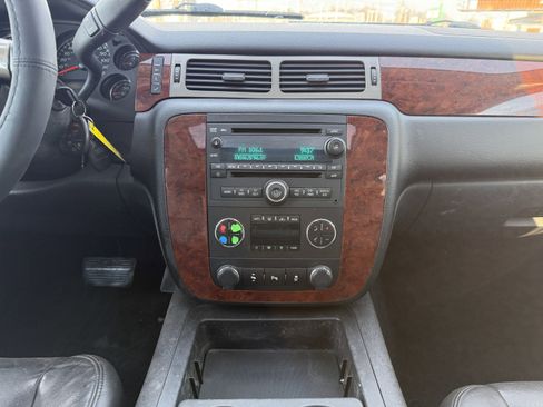 Used 2013 Chevrolet Suburban LT w/ Luxury Package image 26