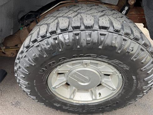 Used 2005 HUMMER H2 SUT w/ Preferred Equipment Group image 32