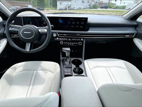 Used 2025 Hyundai Sonata SE FWD image 21
