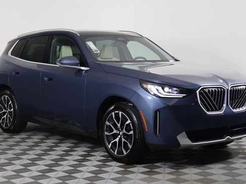 Used 2025 BMW X3 xDrive30i w/ Convenience Package image 3