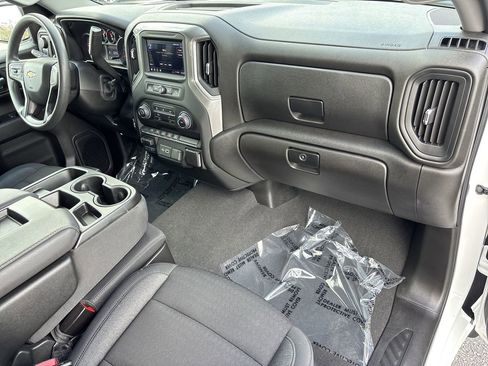 Used 2024 Chevrolet Silverado 1500 Custom image 11