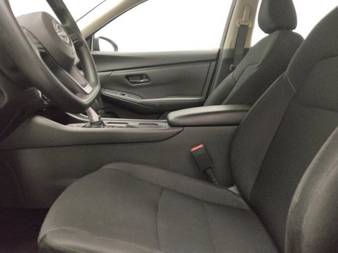 Used 2024 Nissan Sentra S FWD image 17