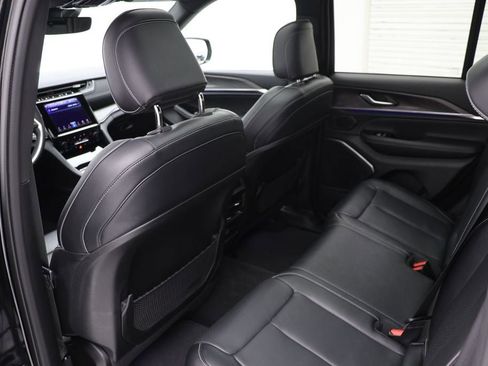 Used 2022 Jeep Grand Cherokee Overland image 11