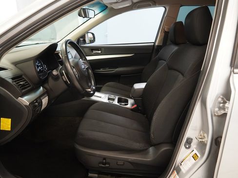 Used 2012 Subaru Outback 2.5i Premium w/ All-Weather Pkg AWD/4WD image 5