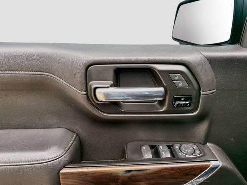 Used 2020 GMC Sierra 1500 SLT RWD image 9
