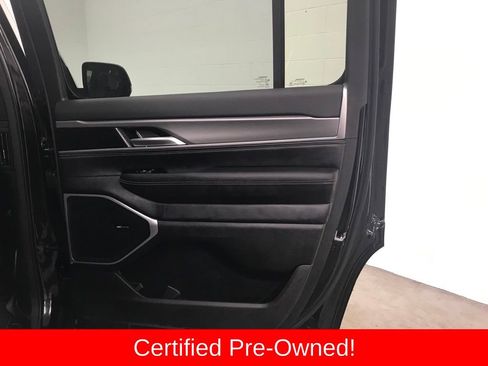 Certified 2025 Jeep Wagoneer Series II image 35