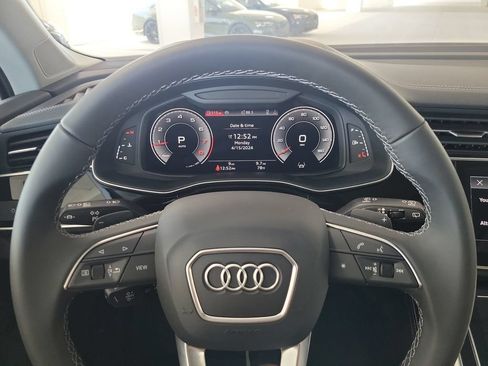 Used 2025 Audi Q7 2.0T Premium Plus w/ Premium Plus Package AWD/4WD image 11