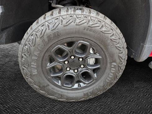 Used 2024 Chevrolet Silverado 1500 ZR2 w/ ZR2 Bison Edition AWD/4WD image 11