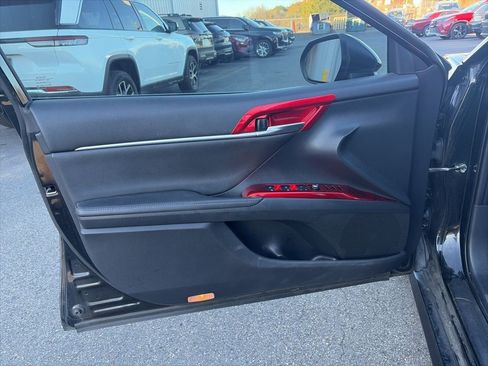 Used 2019 Toyota Camry SE image 13