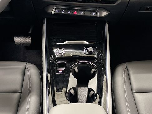 New 2026 Audi Q3 quattro 2.0T AWD/4WD image 13