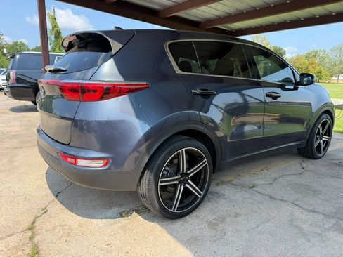 Used 2018 Kia Sportage LX FWD image 4