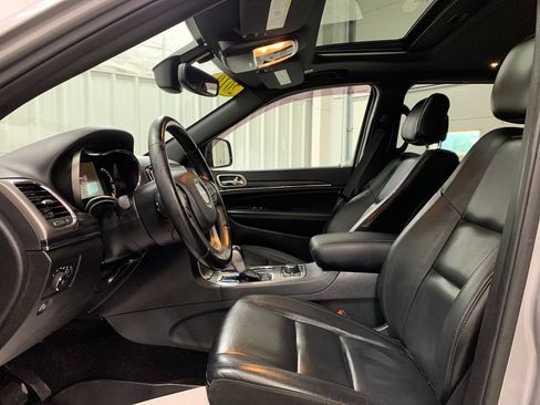Used 2020 Jeep Grand Cherokee Limited AWD/4WD image 4