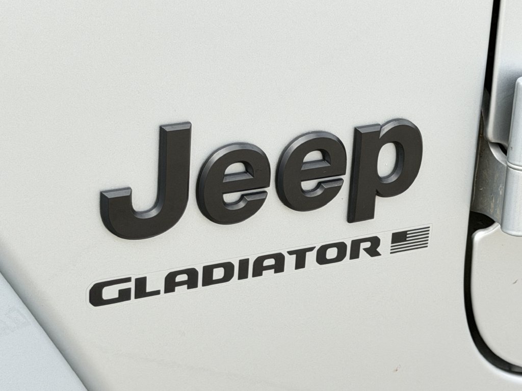 Used 2023 Jeep Gladiator Sport AWD/4WD image 11