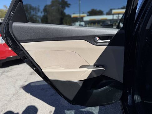 Used 2019 Hyundai Accent SE FWD image 19