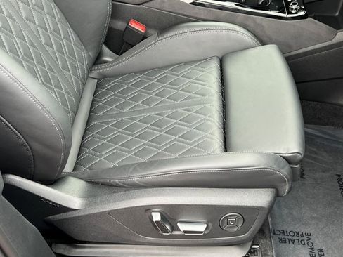 Certified 2025 Audi SQ6 e-tron Prestige w/ Black Optic Package image 13