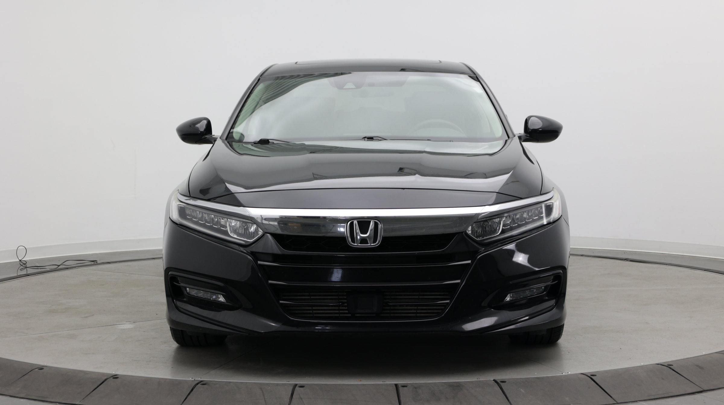 Used 2019 Honda Accord EX image 2