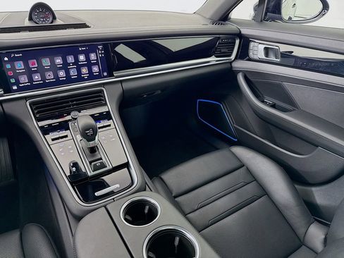 Certified 2023 Porsche Panamera Platinum Edition image 28