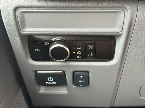 Used 2025 Ford F150 Lightning Flash AWD/4WD image 33