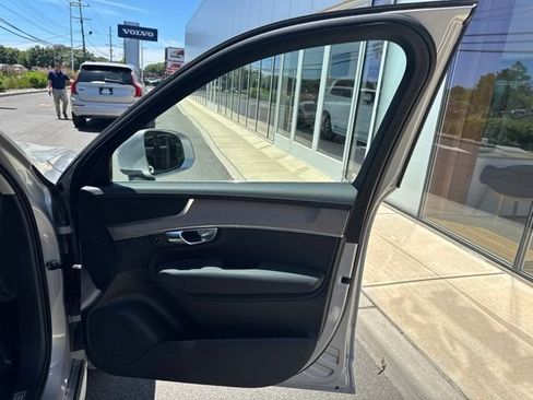 Certified 2025 Volvo XC90 B6 Plus AWD/4WD image 14