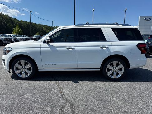 Used 2023 Ford Expedition Platinum RWD image 4