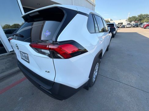 Used 2024 Toyota RAV4 LE FWD image 5