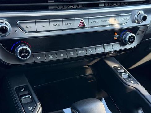 Used 2021 Kia Telluride EX w/ EX Premium Package image 16