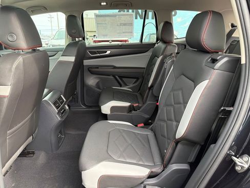 New 2026 Volkswagen Atlas Peak Edition AWD/4WD image 26