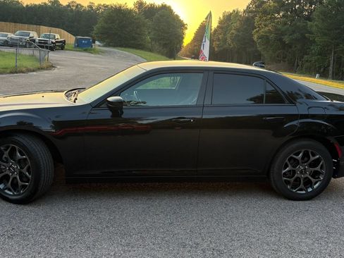 Used 2015 Chrysler 300 S AWD/4WD image 3