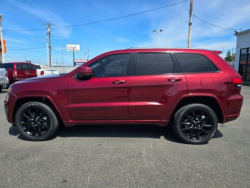 Used 2022 Jeep Grand Cherokee Laredo X AWD/4WD image 9