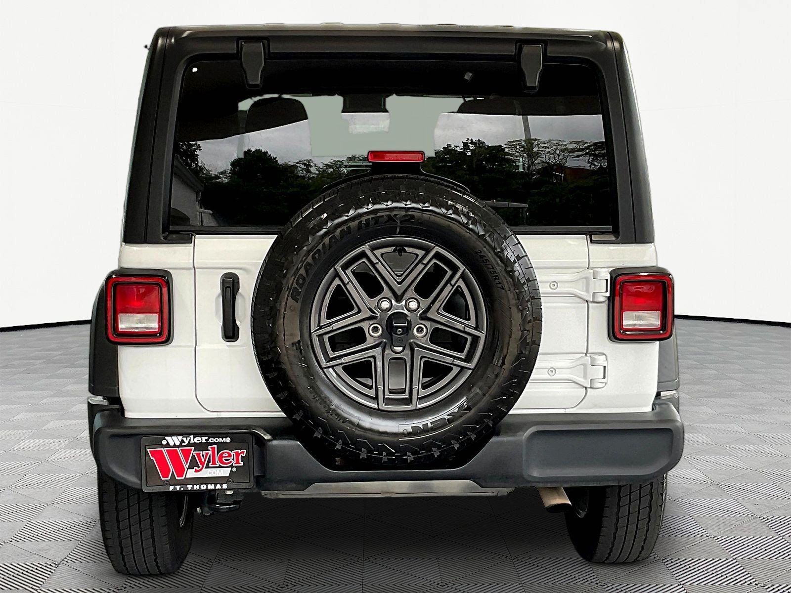 Used 2024 Jeep Wrangler Unlimited Sport AWD/4WD image 5