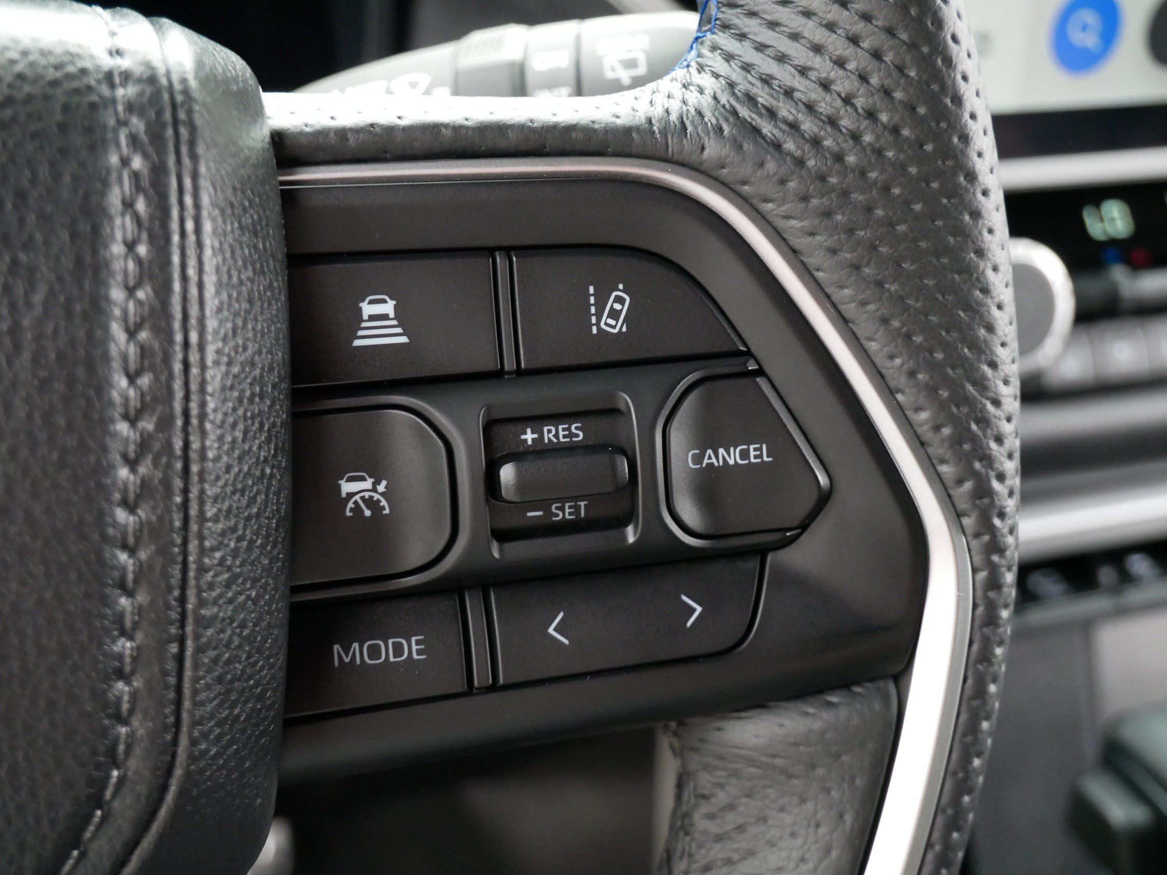 Used 2025 Toyota Sequoia Platinum w/ TRD Off-Road Package AWD/4WD image 26