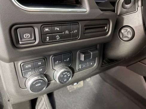 Certified 2022 GMC Yukon AT4 w/ Max Trailering Package AWD/4WD image 31