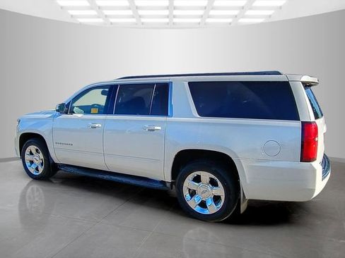 Used 2015 Chevrolet Suburban LT w/ Luxury Package AWD/4WD image 6