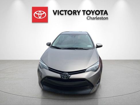 Used 2018 Toyota Corolla LE FWD image 2