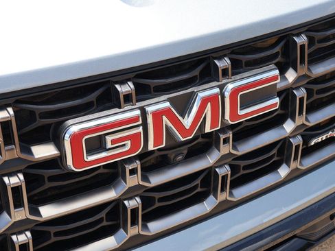 Used 2024 GMC Canyon AT4X AWD/4WD image 11