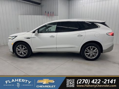 Used 2023 Buick Enclave Essence w/ Experience Buick Package image 5