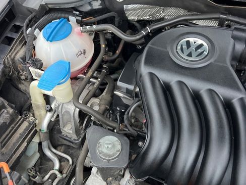 Used 2011 Volkswagen Jetta Sedan image 40