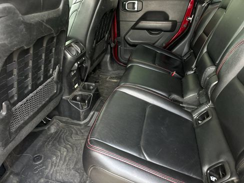 Used 2021 Jeep Gladiator Rubicon AWD/4WD image 11