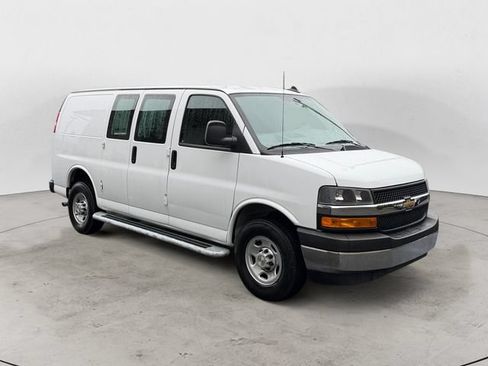 Used 2024 Chevrolet Express 2500 w/ Driver Convenience Package RWD image 7