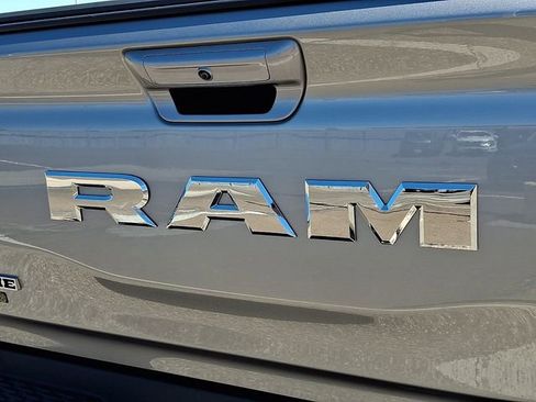 Used 2025 RAM 1500 Laramie AWD/4WD image 29