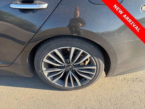 Used 2018 Kia Stinger Premium image 16