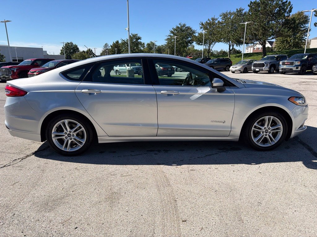 Used 2018 Ford Fusion SE FWD image 5